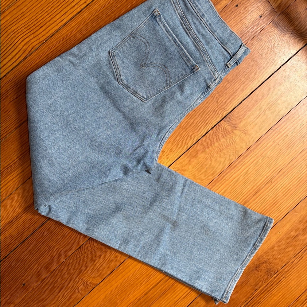 Women Levi Light Blue Jeans
